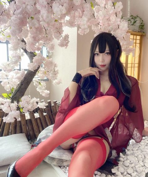 不戴胸罩的女邻居_1080电影在线观看